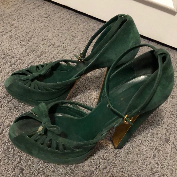 Gucci - Picture 1 of 4